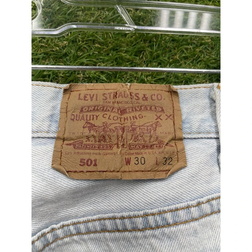 Levis shop confidence